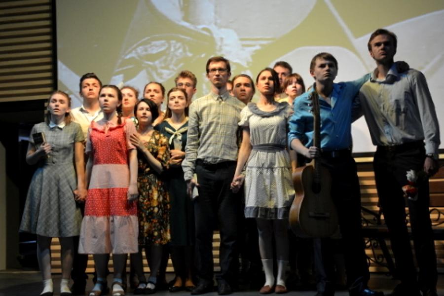 Актёры Алтайского филиала РАНХиГС сыграли спектакль «Монологи о войне»