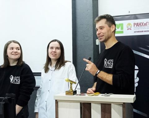 «Школа дебатов» академии получила грант от губернатора Алтайского края