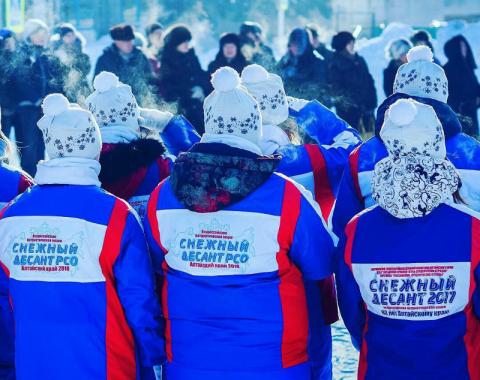 «Хотим помочь людям»: студенты Академии отправились в «Снежный десант»