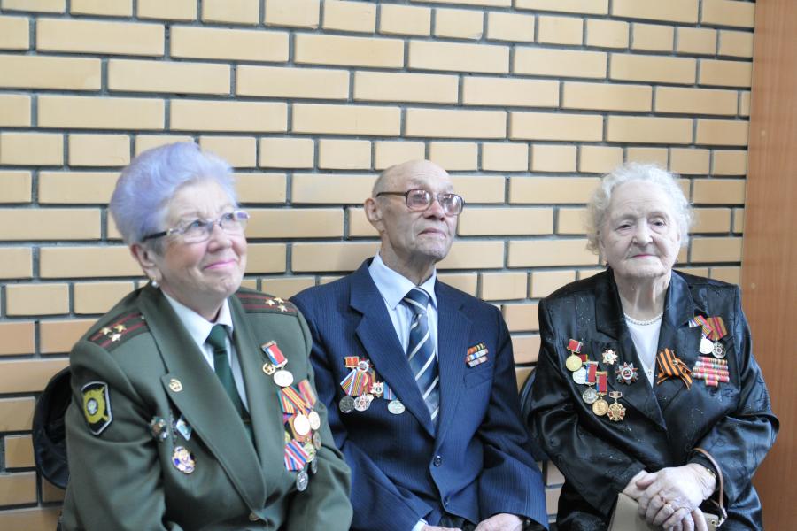 В Алтайском филиале Президентской академии чествовали ветеранов Великой Отечественной войны
