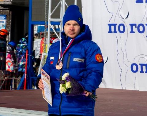 Магистрант Алтайского филиала РАНХиГС стал призёром Чемпионата России по горнолыжному спорту и сноуборду среди паралимпийцев