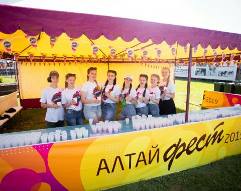 Волонтёры Академии приняли участие в межрегиональном фестивале «АлтайФест»