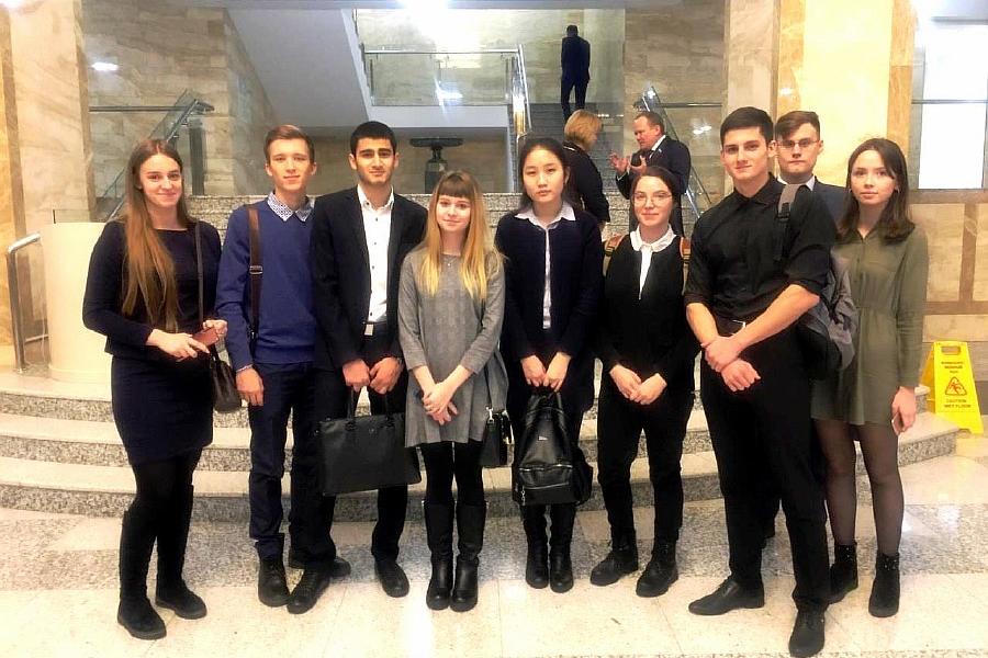 Первокурсники-юристы посетили сессию Алтайского краевого законодательного собрания