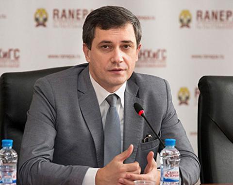 Проректор Максим Назаров отвечает на вопросы студентов об экзаменах и защите дипломов в онлайне