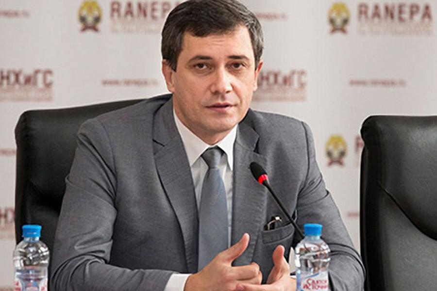 Проректор Максим Назаров отвечает на вопросы студентов об экзаменах и защите дипломов в онлайне