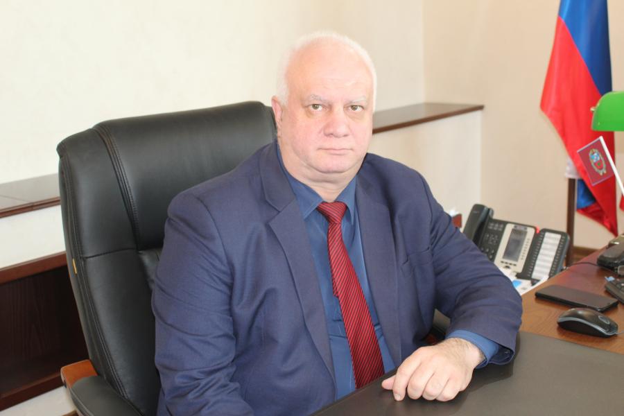 Руководитель Инспекции строительного и жилищного надзора Алтайского края Олег Веремеинко поздравил Президентскую академию с юбилеем