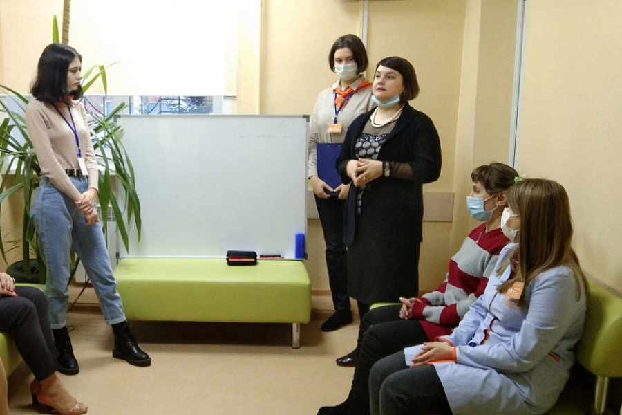 Сотрудники Краевого центра медицинской профилактики и студенты Академии провели тренинг для специалистов алтайского здравоохранения