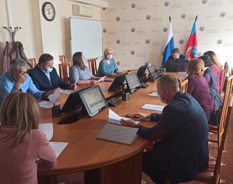В краевом центре прошло заседание общественного совета при инспекции госфинконтроля Алтайского края