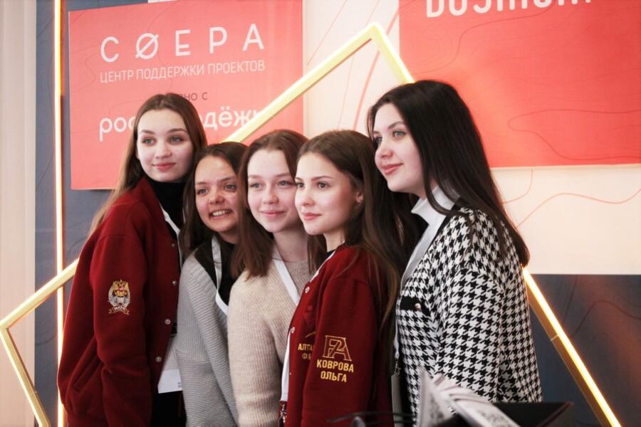 В Алтайском крае множество возможностей: студенты филиала посетили Кластер инициатив «Регион возможностей»