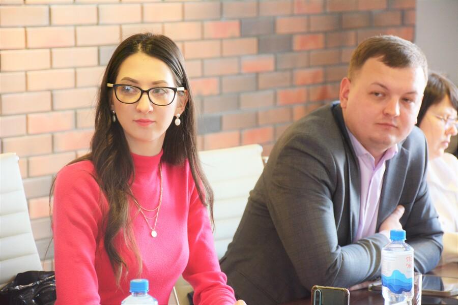 В Барнауле обсудили вызовы и перспективы профессии медийщика
