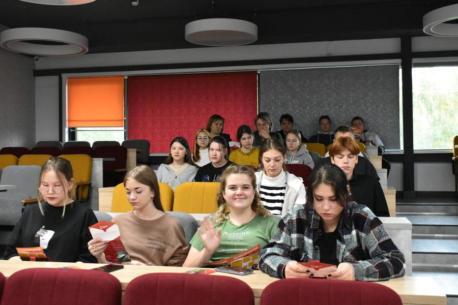 Мастер-классы, мини-тренинги и экскурсии: Алтайский филиал Президентской академии принимает гостей