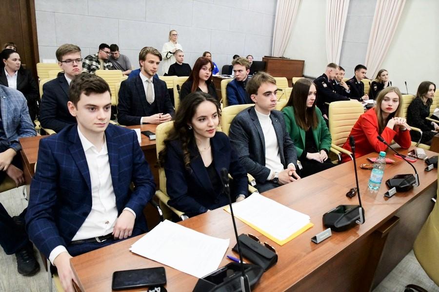 Команда студентов юридического факультета заняла 2 место на конкурсе «Лучший юрист города Барнаула – 2023»