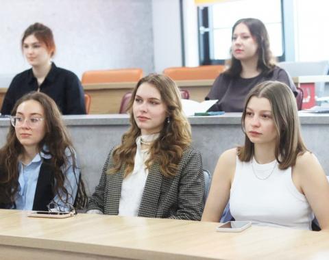 Студенты-медийщики встретились с генеральным директором издательского дома «Алтапресс»