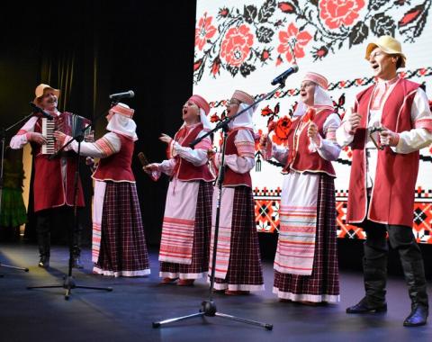 Наша сила – в единстве: президент страны поручил провести фестивали национальных культур