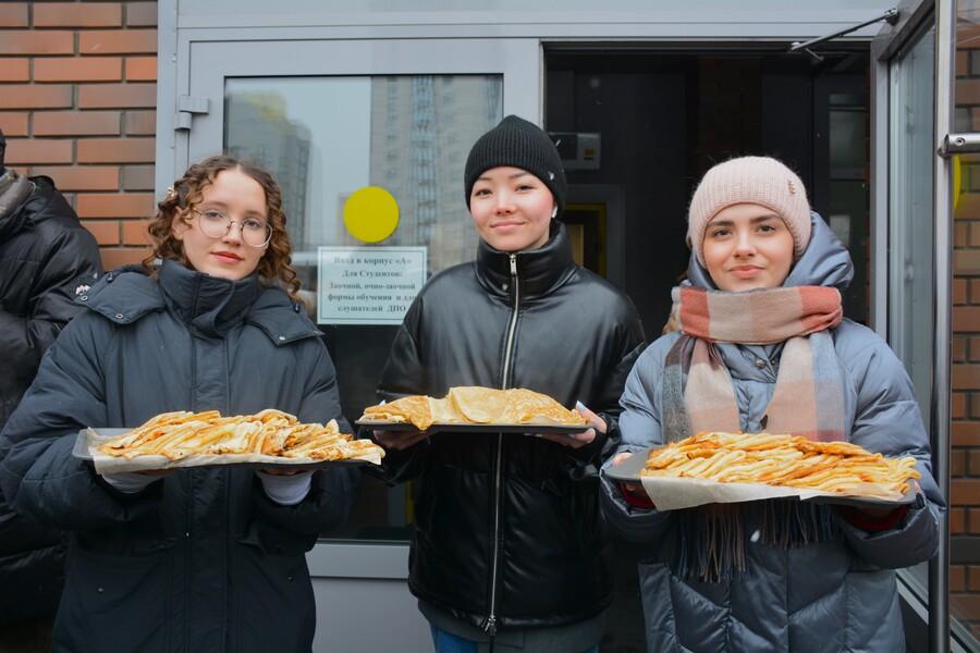 Масленичные забавы в Академии