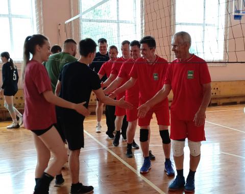 Спортивное единство на волейбольном матче