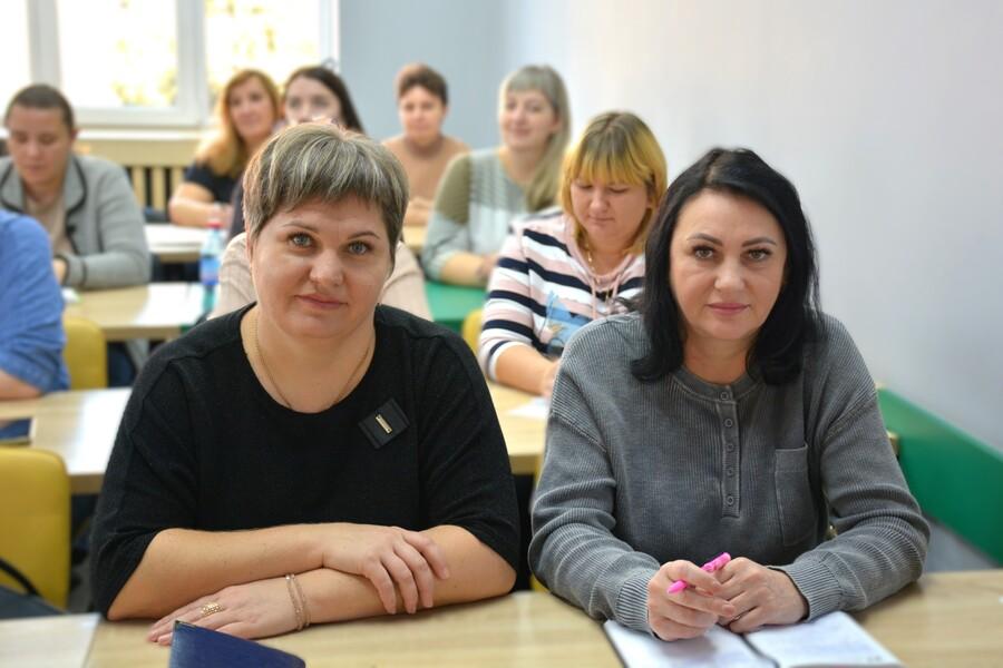 Муниципальные служащие повышают свои знания в сфере опеки и попечительства