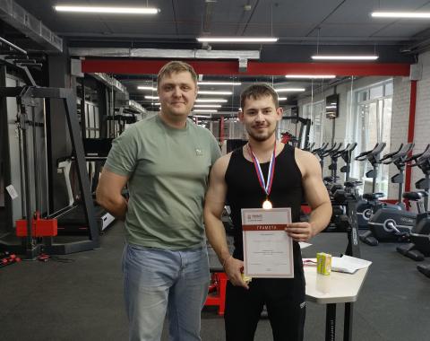 Новый рекорд Академии в жиме штанги