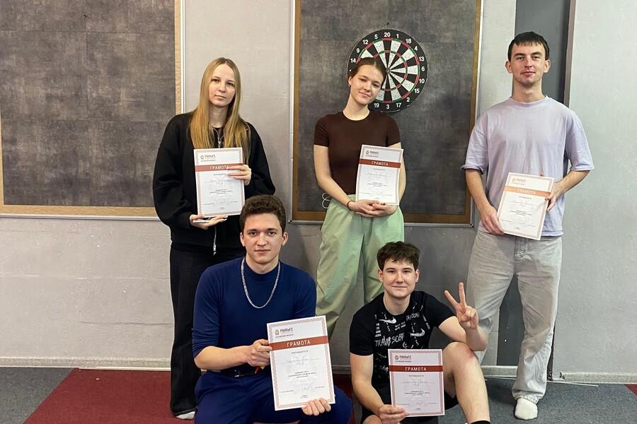 Первый турнир по дартсу в Академии