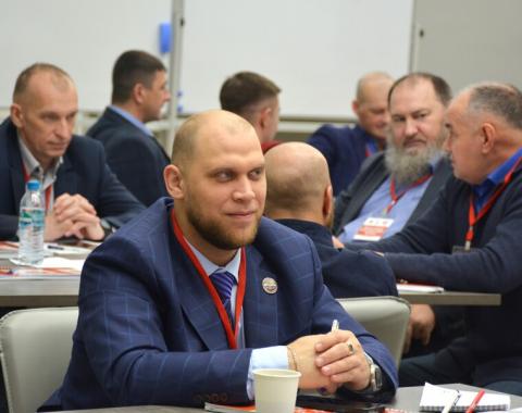 Участники программы «Алтай – земля героев» изучают налоговую систему России