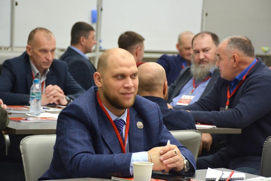 Участники программы «Алтай – земля героев» изучают налоговую систему России