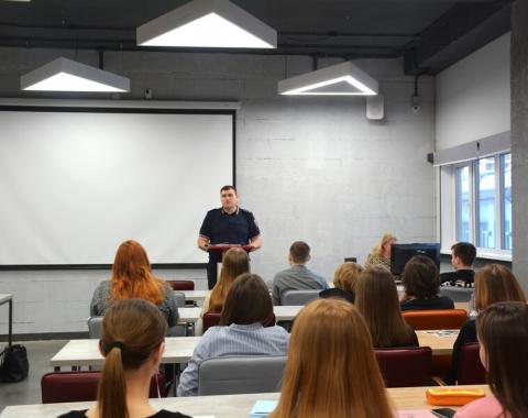 Как студентам не попасться на удочку мошенников