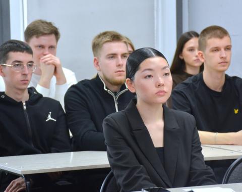 Алтайский филиал Президентской академии: диалог о безопасности и патриотизме