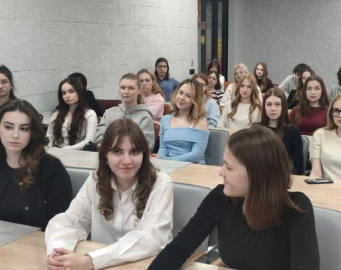 Студентам рассказали о борьбе с нелегальной занятостью и возможностях портала «Работа России»