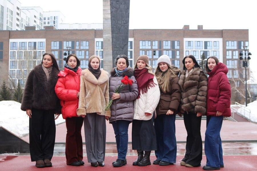 Месячник патриотизма: встречи с героями и память о прошлом