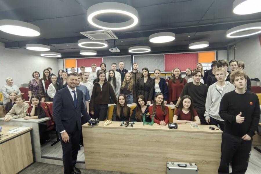 Использование беспилотных летательных аппаратов: информационно-разъяснительная беседа и мастер-класс