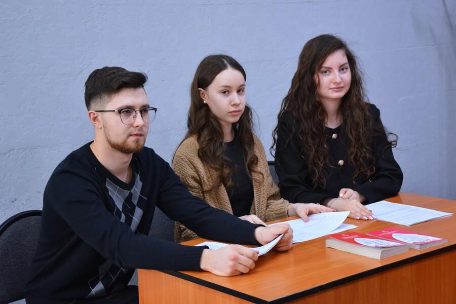 Студенты примерили мантию правосудия: в Академии прошел игровой суд