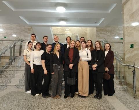 Студенты Президентской академии изучили работу законодательной власти Алтайского края