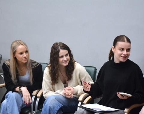 Фейк-контроль: студенты Академии вступили в игру на разоблачение лжи