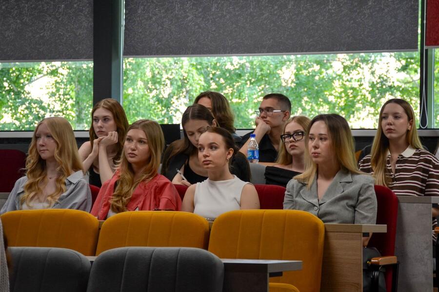 Будущие медиаспециалисты на службе обществу